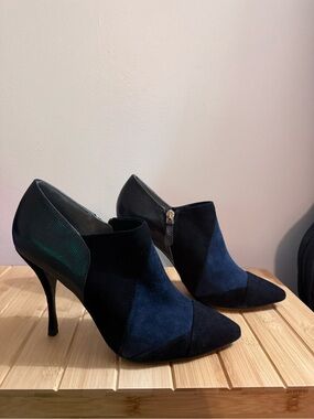 Tory Burch Lorelei  2016 Navy and Black Suede Pointed-Heel Ankle Booties